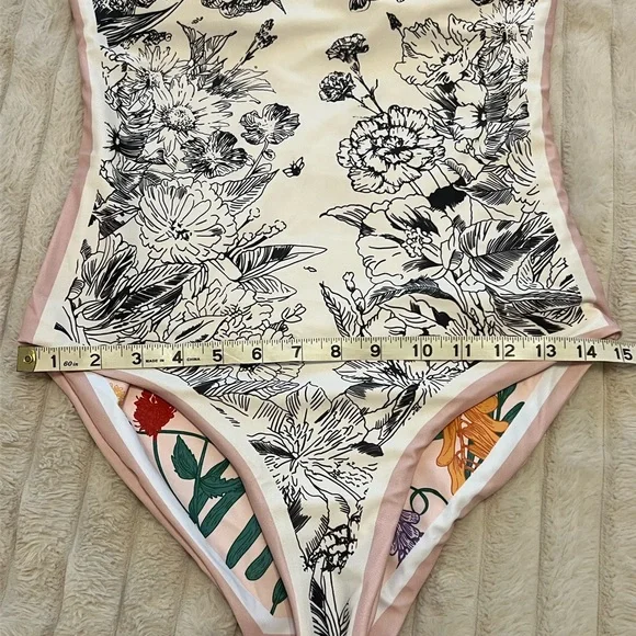 Floral One-Piece reversible Swimsuit 2 in 1 - Picture 8 of 9